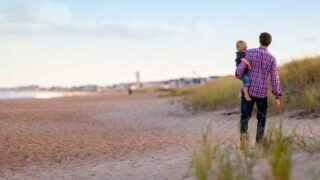 髪の毛移植 vs AGA治療薬｜コスパ・効果・リスクを徹底比較